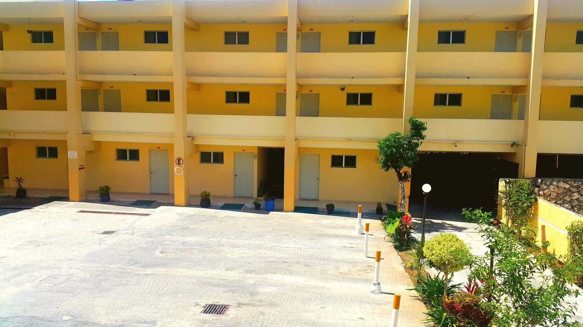 Hotel El Marques Merida Exterior photo